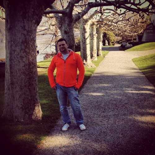 oznam's profile picture. 