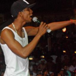 Thiagueto & Rodrigueto
♫Me Arrependo Só Do Que Não Fiz♪ 
Não somos o que sabemos. Somos o que estamos dispostos a aprender.Fé no Pai Que o Inimigo Cai.