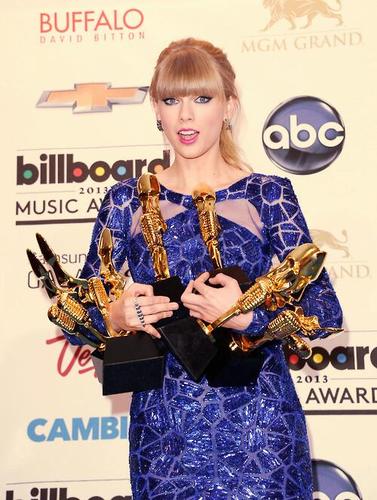 8 BMAs trying to say hello to you,haters!