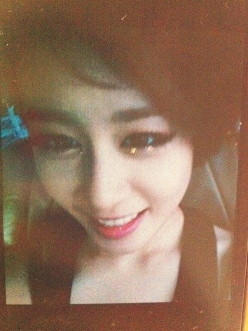 T-Ara's Vocalist | 93L |Always Lonely -_-)/ | Always Typo ¬_¬ | Full Emotic (ヽ `д´)┌┛★)`з゜) | Somvlak & Absurd (¬_¬)
Mention for follback c: