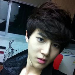 Embora eu possa ser fraco, estando cansado muitas vezes e embora caminhe contra o vento, eu andarei com o ritmo para sempre, para sempre! Walkin' - SuJu