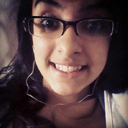 oi, me chamo Eloá, sou bissexual, namoro a @GnomaPerdida_ e é isso (: 2bjas

 @brazilneedsy0u