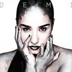 i'm a lovatic i love so much Demetria Devonne Lovato, amo il fatto che scrive e canta le sue canzoni, è nata il 20 agosto 1992, ha recitato in CAMP ROCK!!!