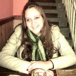 meu coração tem asas, minha razão anda a pé. [Fernanda Mello]