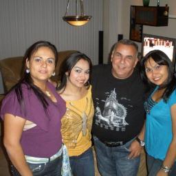 Simplemente feliz con mi hermosa familia!!! Gracias mi Dios por todas estas bendiciones que me das día a día...