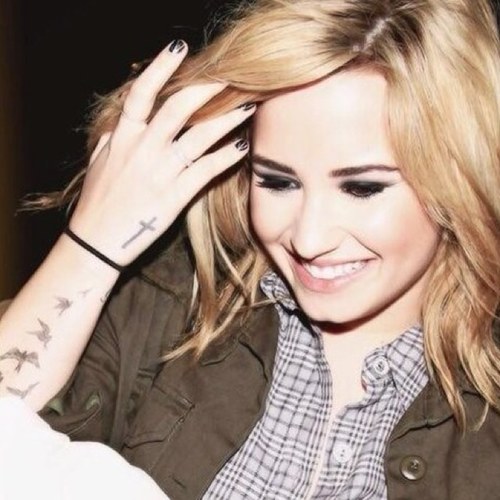 ♡ I've got scars that I will never show, but I'm a survivor in more ways than you know. ♡