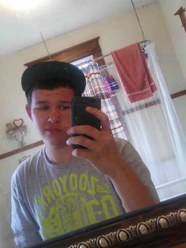 Trickshotter, and feeder. Im the CO-founder of EX Uprising. Add me! Awe Reality!