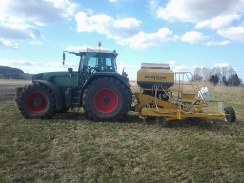 Gudmundsgarden2's profile picture. Bonde på Varaslätten som tror på direktsådd. Hoppas på att svenskarna vill bevara vår biologiska mångfald med hjälp av betande mular.