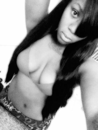 Model , Twerk Dancer , Artist, Facebook: Bri Da Sypher / Instagram: Lady_Kissez