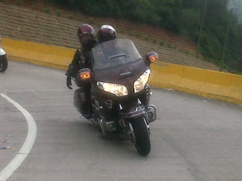 Médico, motero, ucvista, sólo creo en el libre albedrío...