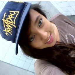 E mesmo se tudo estiver dando errado,eu vou continuar sorrindo,E DE CABEÇA ERGUIDA!!