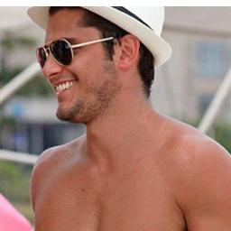 Meu ídolo é aquele que seguiu o caminho que  eu quero percorrer, Twitter Dedicado ao meu amor @BrunoSGissoni