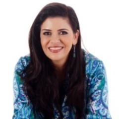 Palestrante,Consultora, Prof Pós. Seus trabalhos são bem humorados e com foco no desenv. pessoal e profiss. MsEng Prod Qual(UFSC) Adm e vendas(FGV) MKT(ESPM)