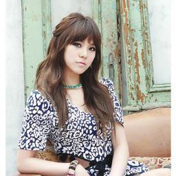 อันยองฮาเซโย  ลิซซี่ After school ค่ะ   บ้านิดๆ บ๊องหน่อยๆ  แต่คุยได้ตลอดเวลา   อ๋า...... ทำไงดี หมดเวลาแล้ว   ถ้าอยากรู้ฟอลมาคุยเอาเองน้าาาาาาาo