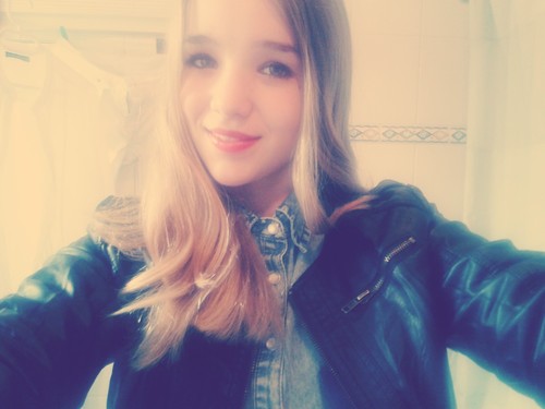 Femke Vrij ♡ 13jaar x .Aidsswek Ft: Selina❤ Best: Anna ❤ STC - TDF❤Twitter,, Zwitsal❤Voetbal❤Turnen❤ Houvanjou xIneke(ll) #FCSwek ft Demi♥ #TeamLekker ft Fabio