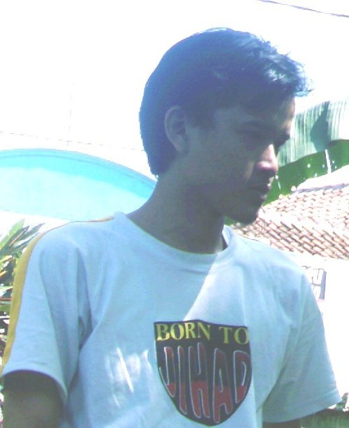 beginner blogger, internet marketer, love sport, e-book reader, movie addict, hate all kind of violence