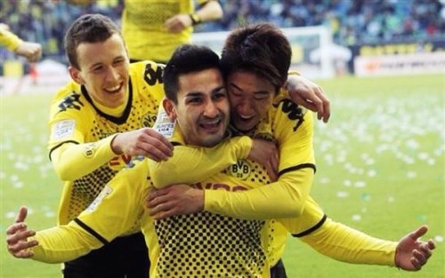 【サッカー専用垢】サッカー大好き！ドルサポです$7月23日ユナイテッドvsマリノス観戦予定！！！好きな選手はゲッツェ、オーバメヤング、ストロートマン。好きなチームはドルトムントです！フォローしてくれたらフォロバしますので気軽にフォローお願いします( ´ ▽ ` )ﾉ