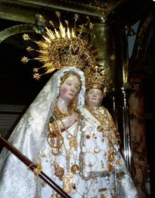 patronaiznajar's profile picture. Patrona de Iznajar pasea por las calles de su pueblo el día 8 de septiembre.