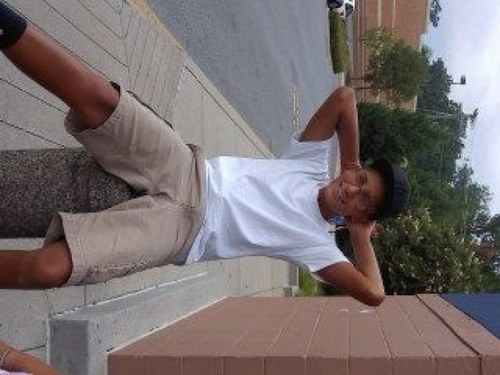 JoshJoshroldan3's profile picture. L