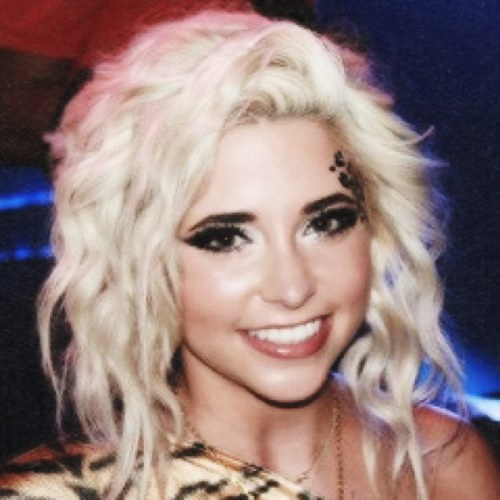 I'm just a GUY who loves Cece FREY. #RipKelseyFrey