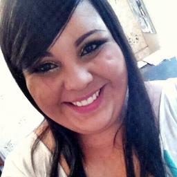 Modelo Plus Size, formada em Ciências Contábeis e uma mulher simplesmente apaixonada por Deus, pela vida, meus amigos, família linda ♥ =D