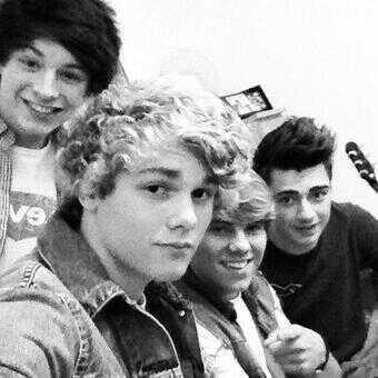 Overload followed *19/5/13* Overload replied *17/5/13* and *19/5/13* Jordi followed *22/5/13* Desde España apoyando a Ry, Joey, Ollie y Jordi. Love you guys :)x