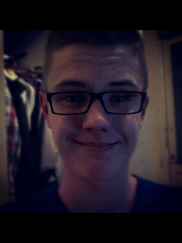 erikjohnstoner1's profile picture. 17, American, Hockey fan, Rap fan, Student, Brother #lalala