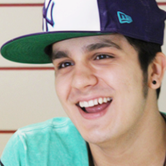 ♫Pra te vêr sorrir, eu posso colorir o céu de outra cor.♫ @luansantana ♡ , abraço: 23/03/2012 , inesquecível !!! :')