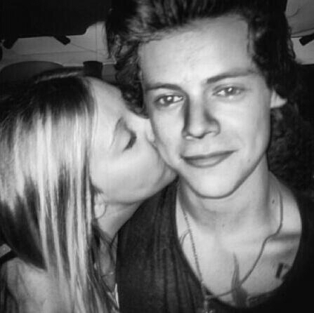 HarryStylesHot1's profile picture. Live life for the moment. Learning how to produce great music and a part time model. Born in Cheshire but living in London! Amazing friends and loving life!