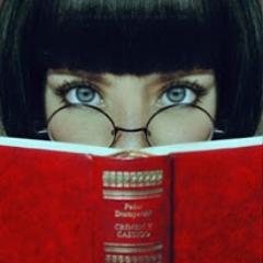 Twitter do blog Viciadas em Livros. E-mail: viciadas-em-livros@hotmail.com