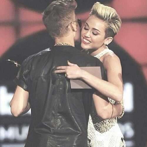 Justin taught me to Never Say Never ,,to Follow My Dreams and to don't give up!!!!! 
@justinbieber....you're my everything...you're my world♥♥♥♥ #Jileynator !!