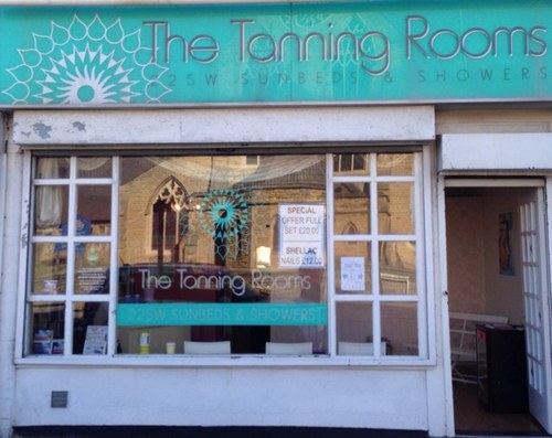 The Tanning Rooms, Bridge Road Crosby.
£1 for 3 mins & Flabelos Machine £2 for10 mins-Courses Available.
Oriental Nails-Wed Till Sat. Call in for more info!!!