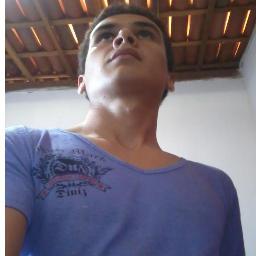 “Quando você chegar, se eu estiver dormindo…
Por favor não me acorde,
entre nos meus sonhos”