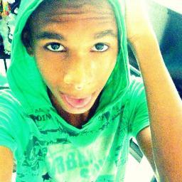Oi gente sou junior tenho 14 anos e  adoro rock!!!!!!!!!!