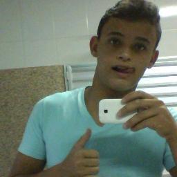 Voc pensar que é o tal , pde ter me humilhado e pisado  , mais a minhas derrotas me ensinou a ser melhor do que voc !