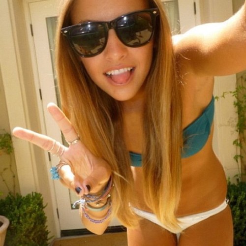 Live4Summer_'s profile picture. 