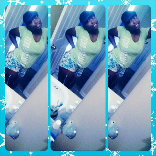 ITS ONLY ONE ME SO IMA LIVE LIFE TO THE FULLEST DONT CARE WHO WATCHIN !!