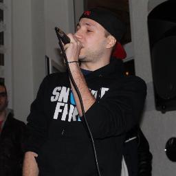 Sono un essere complesso riflesso di una società che brucia emozioni come aromi di incenso...