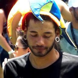 ! Pircings, tattoo`s, mulheres, alcool, minha cara é meio de mal mas corre nn!   Sou bonzin ate! Kk