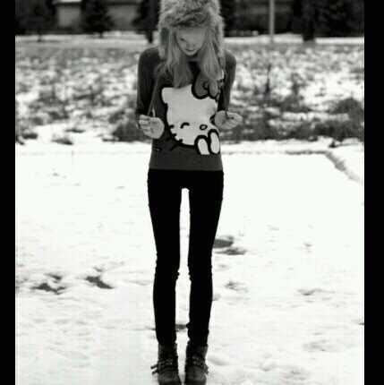 avi is NOT me. girl. 14. ana SH depression suicidal :) H:5'4 cw:123 lw:122 hw:130  sw:126 gw:95 ugw:80.    #lovatic ♥
