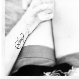 Temporary manifestation tattoos, packs and greeting cards, consisting of positive words, quotes and healing affirmations to empower and inspire.
