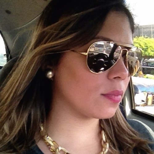 Mujer, madre de Thomas Ignacio y Victoria Sofia. Esposa, hija,  tia. Tratando de vivir en Venezuela Con  resiliencia y de  la mejor forma posible
Maracaibera