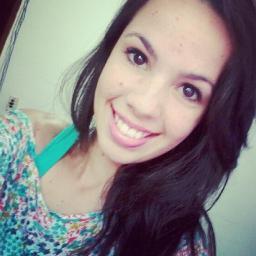 tere_moli_r's profile picture. Sencilla y sin complicaciones. Vamos por la vida viviéndola no?