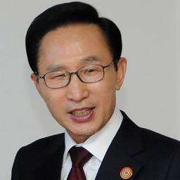 De Corea del Sur, amante de los toros coreanos, el flamenco coreano y la Virgen del Rocío coreana. Y del Betis coreano, por supuesto.