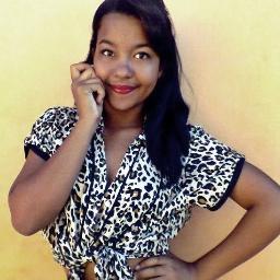 αρєnαs uмα gαrσtα, cσм α αlєgrία dє uмα crίαnçα... α мαlícία dє uмα αdσlєscєnтє... є σs sєnтίмєnтσs dє uмα мulhєr, q é lok por musik e adora chocolate!