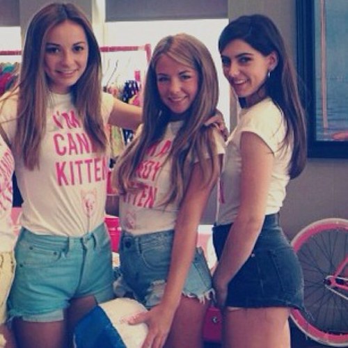 Official candy kitten 
         London
http://t.co/3t7FuKg4zx