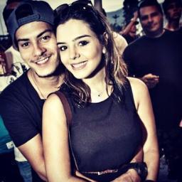 Não importa se vcs estão perto ou longe, oq importa é que vocês existem. @aguiarthur and @sophiaabrahao ♥