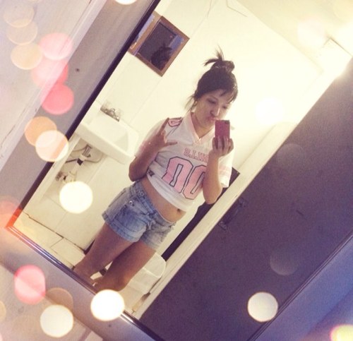 ♡♡♡ayeee!! follow me & i follow you back. c: ♡