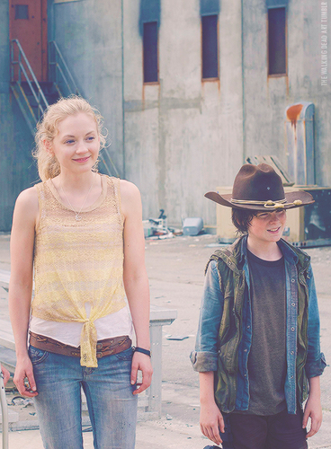 bethgreene_48's profile picture. hi im beth greene I live in a prison with my dad in sis im single and 16