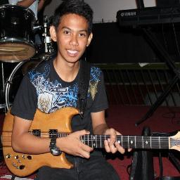 guitarist , basist has a good voice. ndi madaling maasar XD . mokong. mahilig mangasar